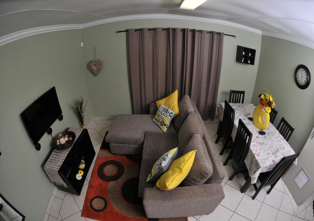 Summer Garden Guest House Беноні Екстер'єр фото