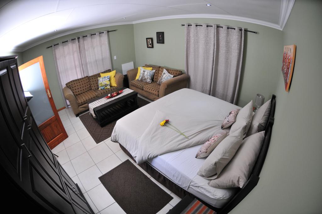 Summer Garden Guest House Беноні Екстер'єр фото