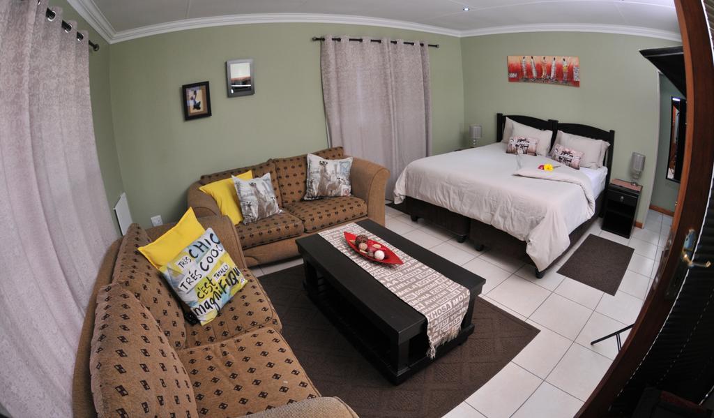 Summer Garden Guest House Беноні Екстер'єр фото